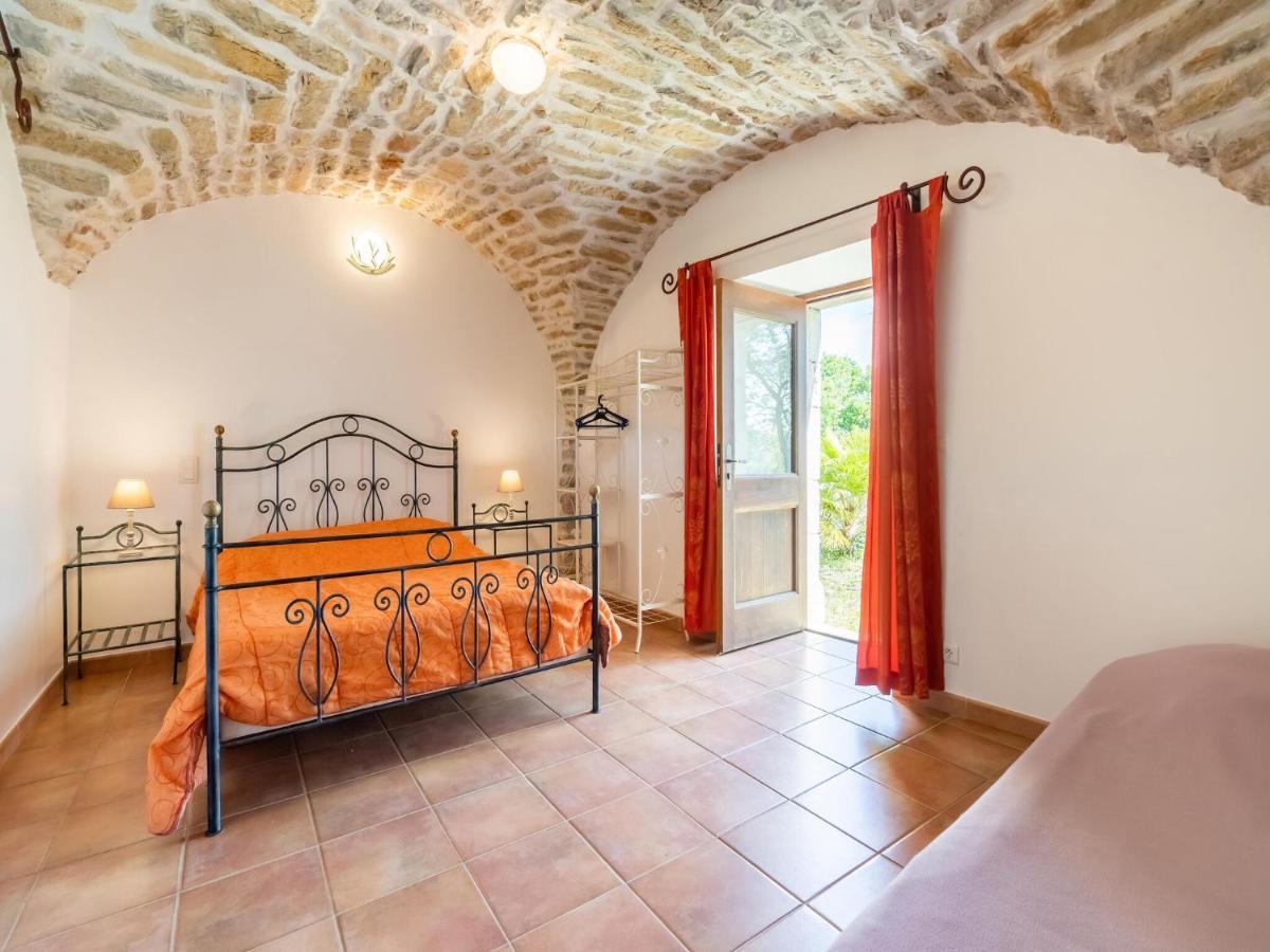 Classy Holiday Home In Les Vans With Pool Chambonas 외부 사진